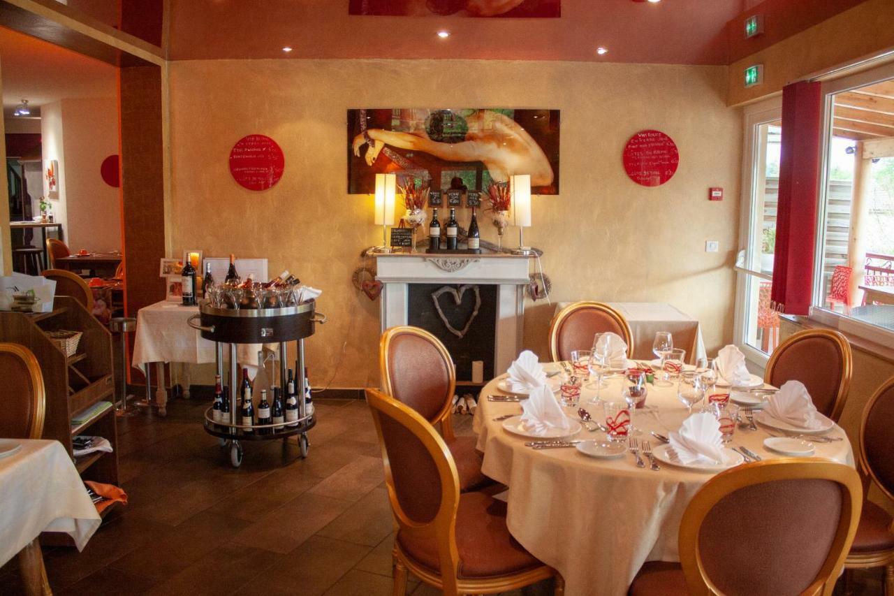 Relais Vosgien - Hotel Restaurant "La Table De Sophia" Saint-Pierremont  Eksteriør bilde